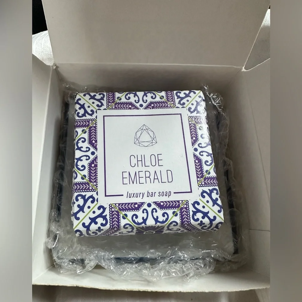 New in box. Chloe‎ Emerald Emery Soap Dish Set